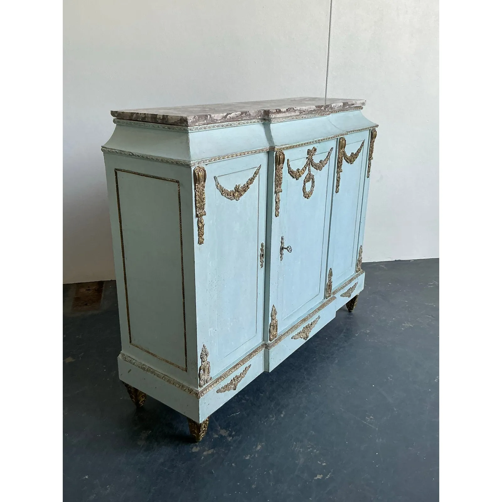 Vintage Neoclassical Gilt Tipped Cabinet With Scagliola Top — additional photo 4