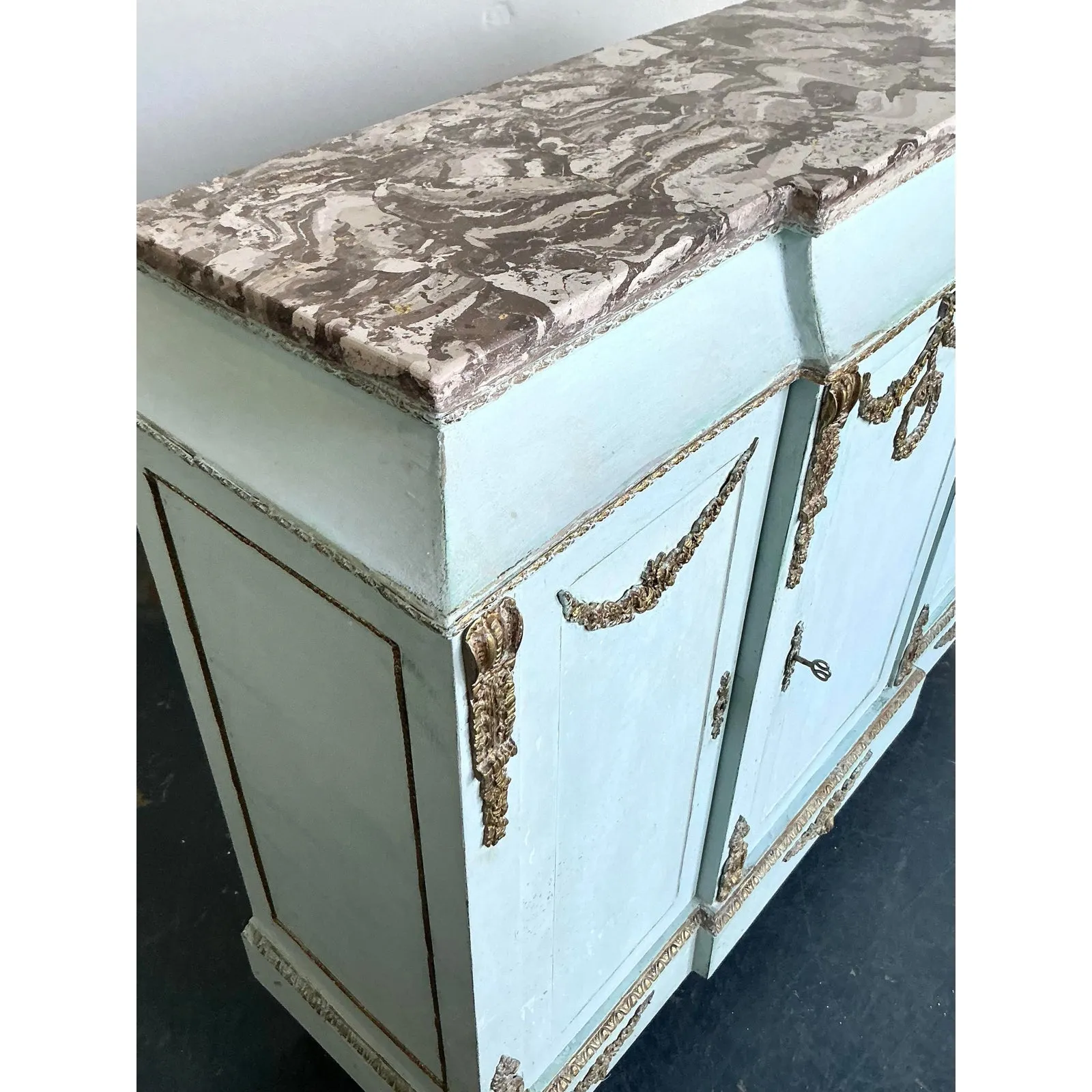 Vintage Neoclassical Gilt Tipped Cabinet With Scagliola Top — additional photo 5