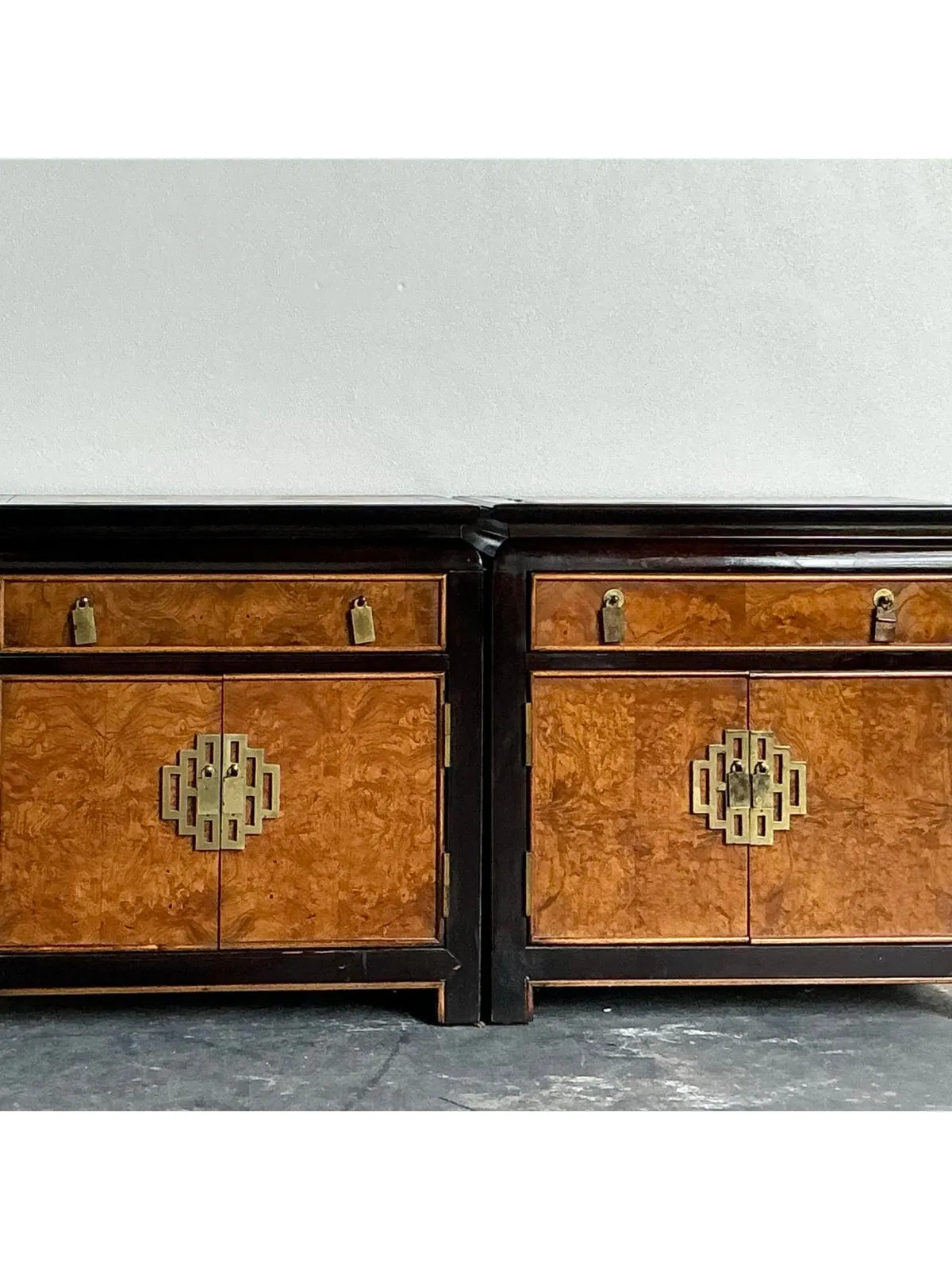 Vintage Asian Century Chin Hua Nightstands - A Pair — additional photo 1
