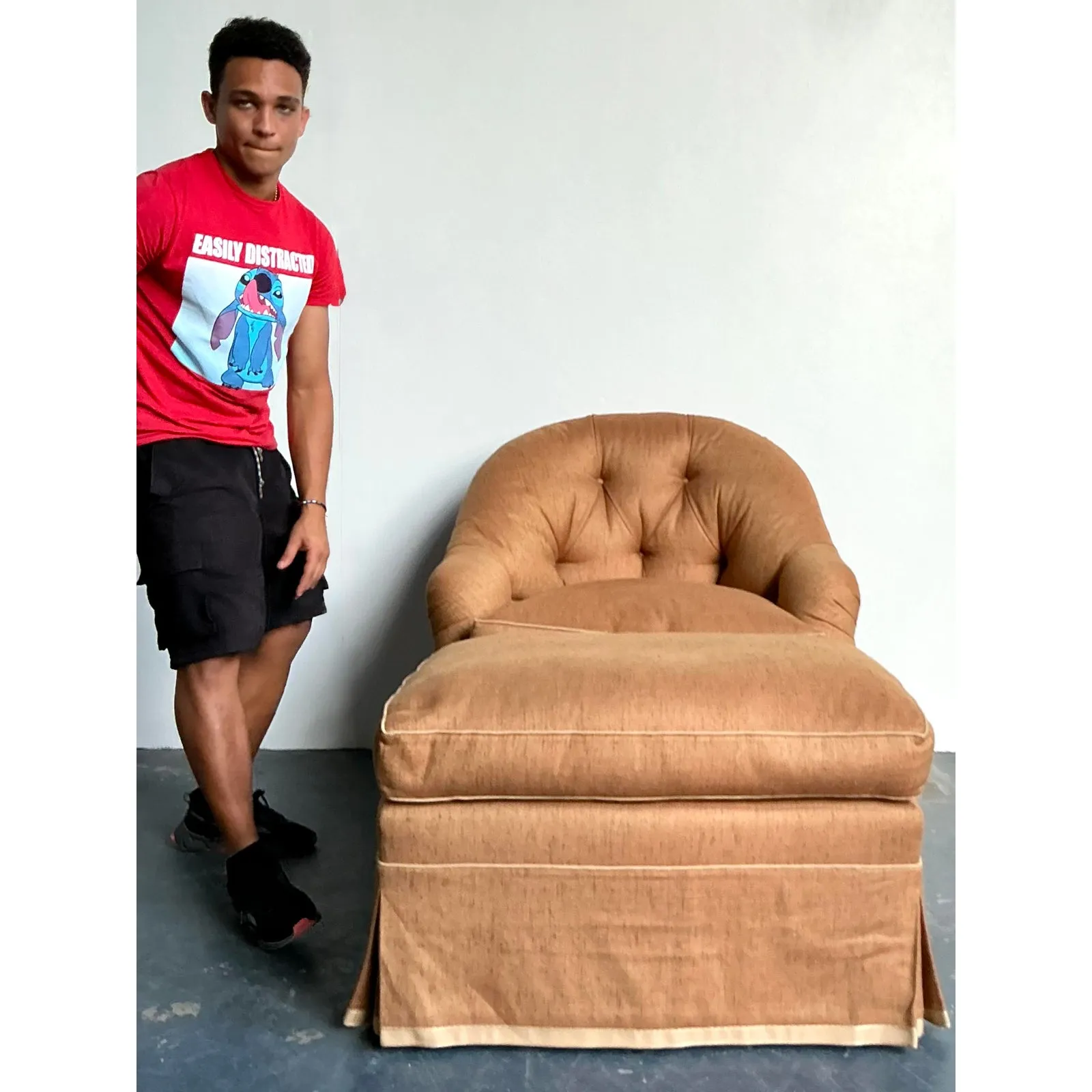 Vintage Regency Tufted Lounge Chair and Ottoman — additional photo 5