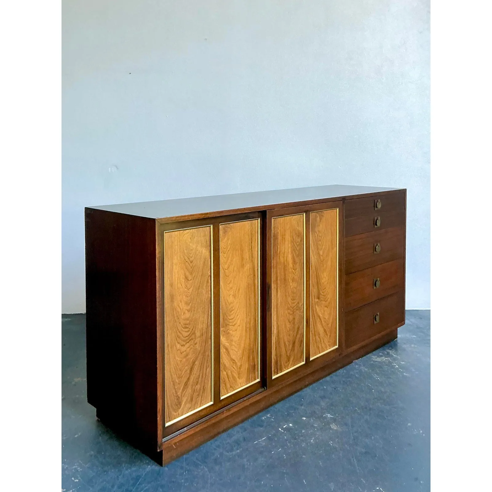Vintage MCM Harvey Probber Sliding Door Credenza — additional photo 2