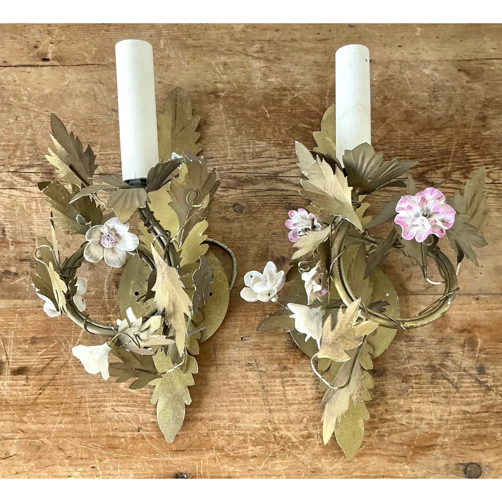 Vintage Regency Ceramic Flower Light Sconce - A Pair — additional photo 6