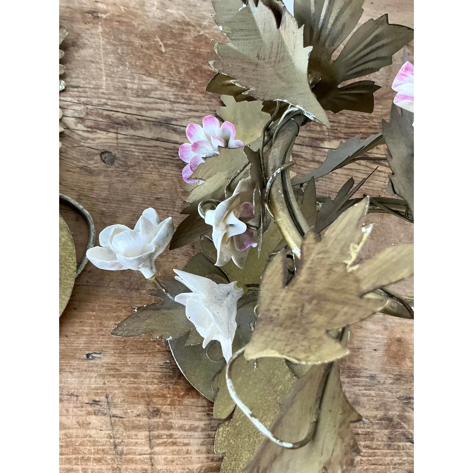 Vintage Regency Ceramic Flower Light Sconce - A Pair — additional photo 7