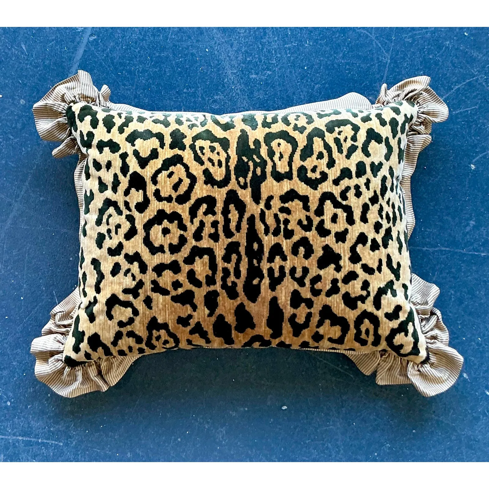 Vintage Regency Scalamandre Leopard Velvet Throw Pillow — additional photo 5
