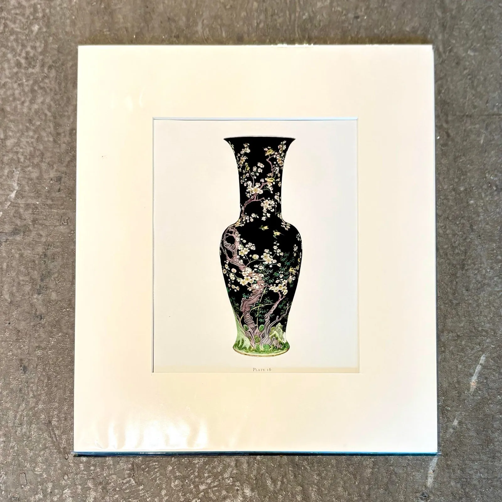 Vintage Boho Chinese Porcelain Vase Print — additional photo 1