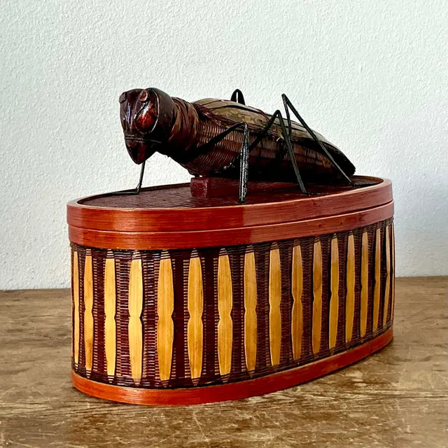 Vintage Shanghai Handicrafts Bug Box — additional photo 3