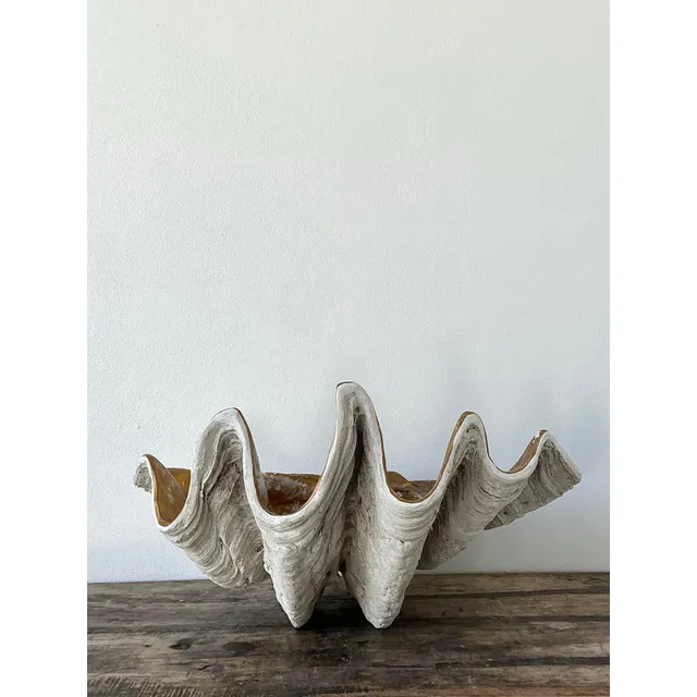 Vintage Cast Resin Giant Clamshell — additional photo 2