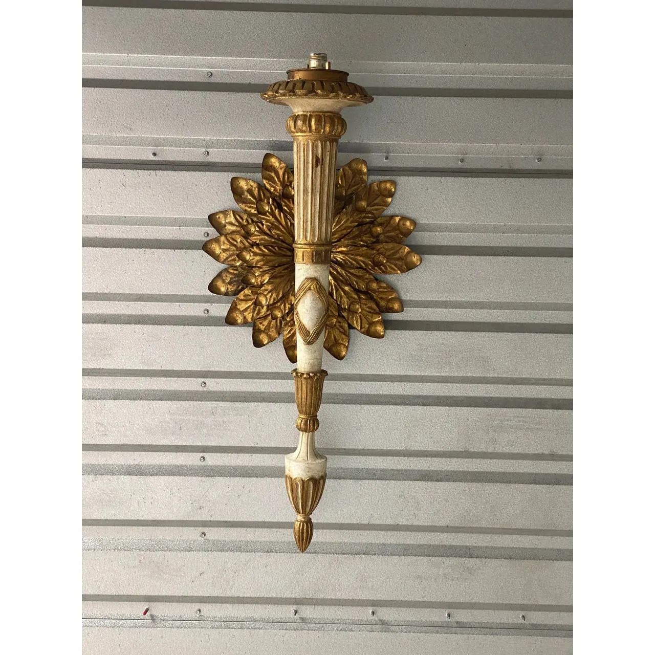 Vintage Neoclassical Gilt Flower Wall Lamp