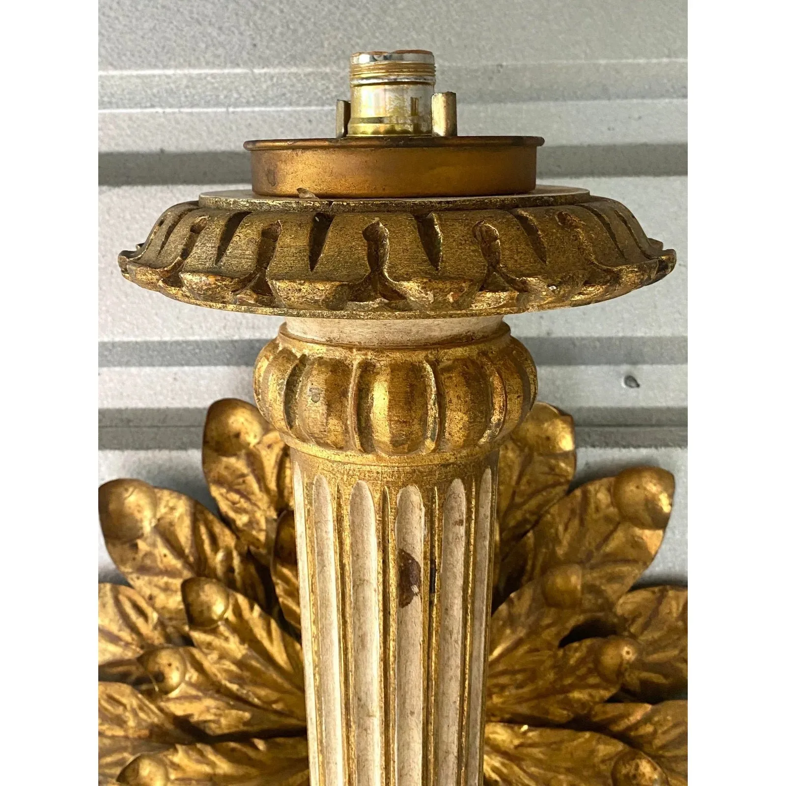 Vintage Neoclassical Gilt Flower Wall Lamp — additional photo 1