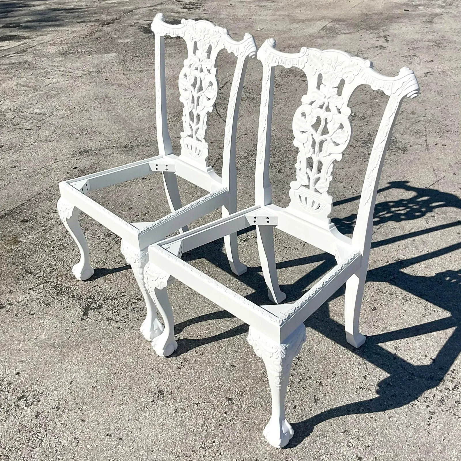 Vintage Regency White Ball and Claw Foot Carved Chippendale Chairs - a Pair — additional photo 5