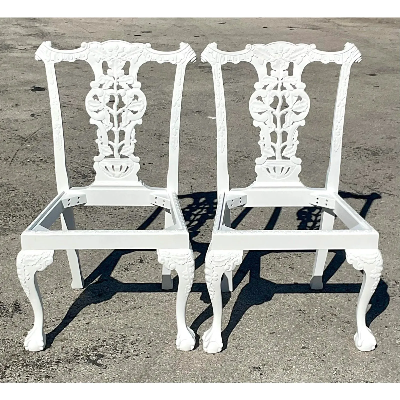 Vintage Regency White Ball and Claw Foot Carved Chippendale Chairs - a Pair — additional photo 7