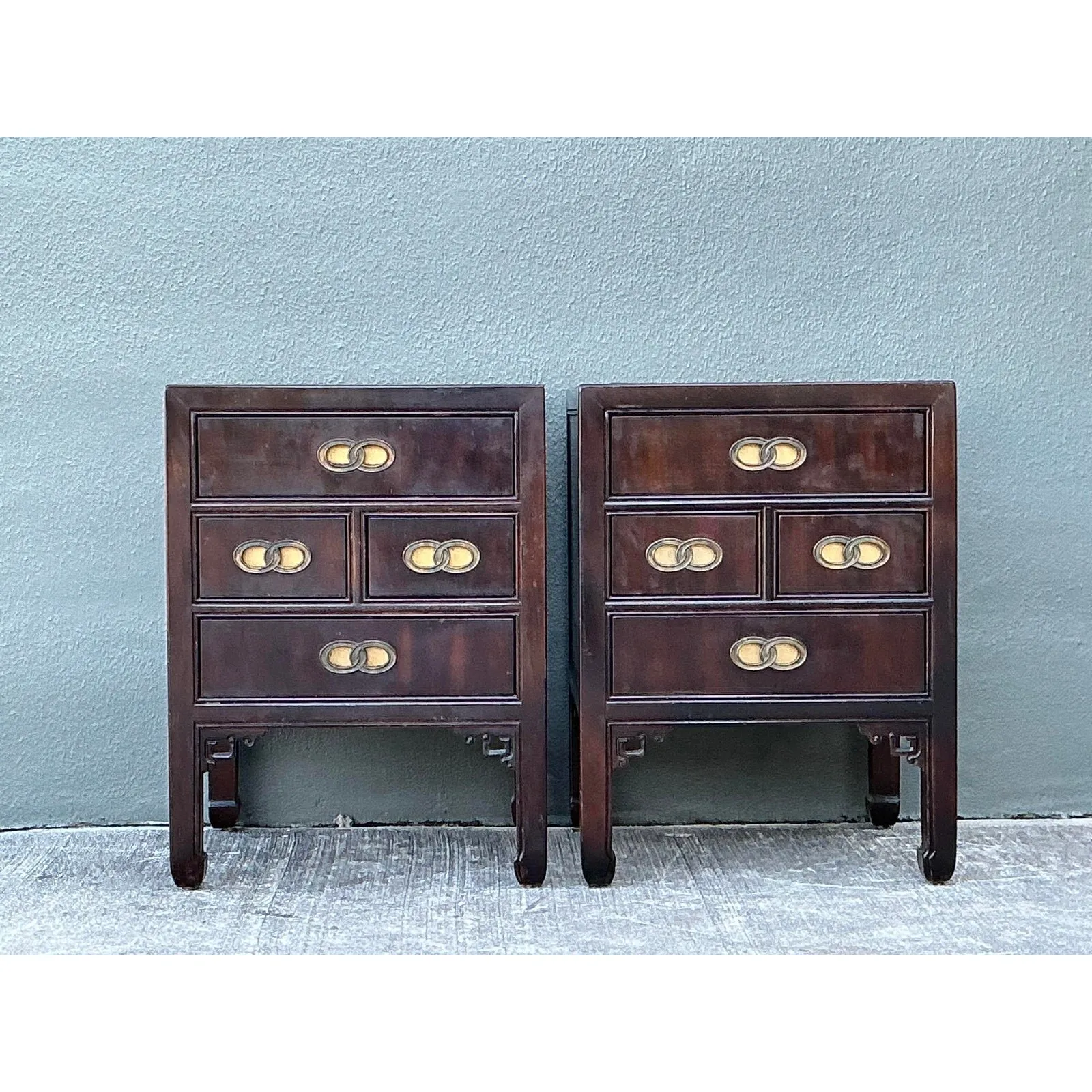 Vintage Henredon Fretwork Nightstands - A Pair — additional photo 1