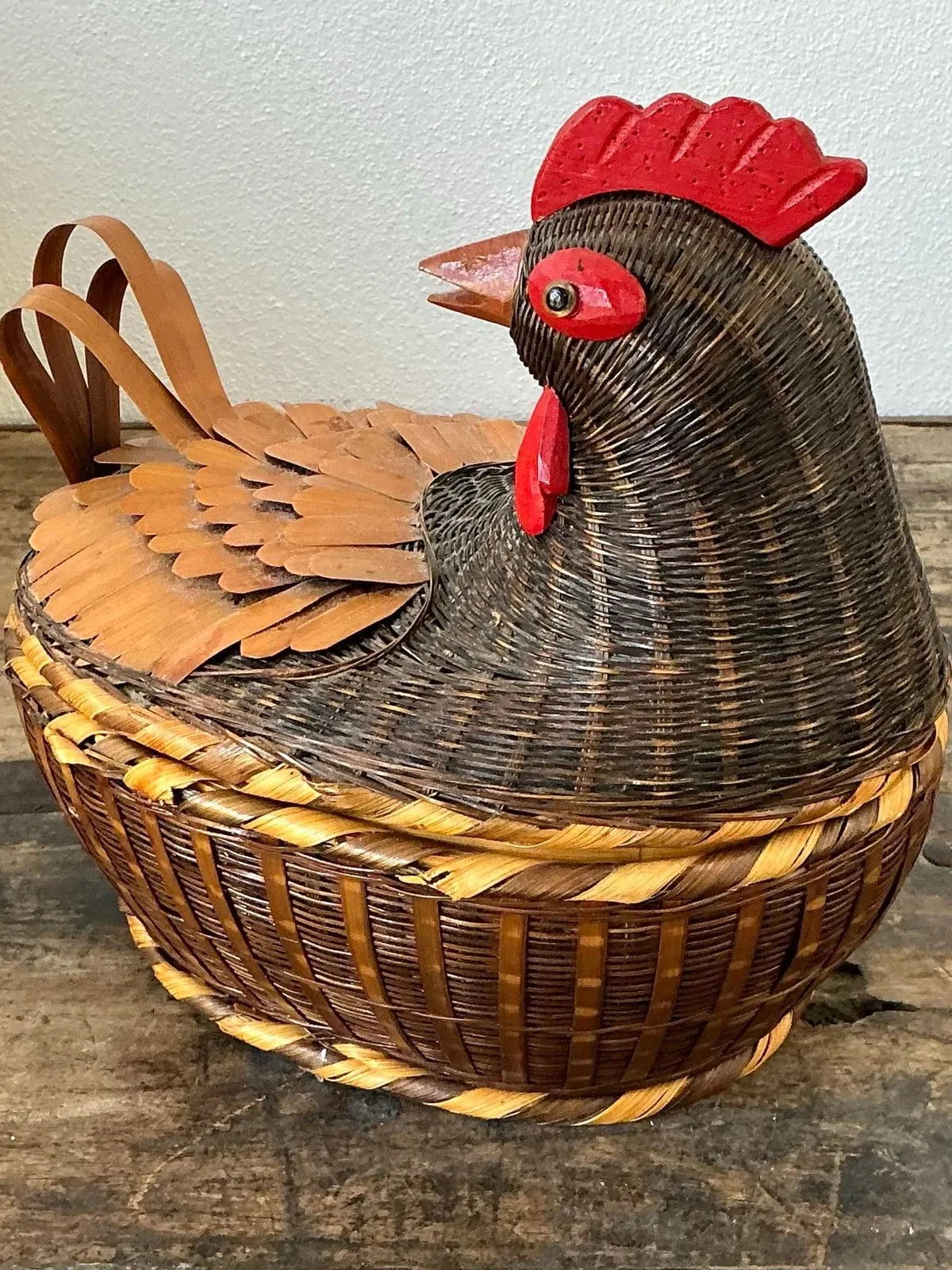 Vintage Shanghai Handicrafts Chicken Basket — additional photo 1