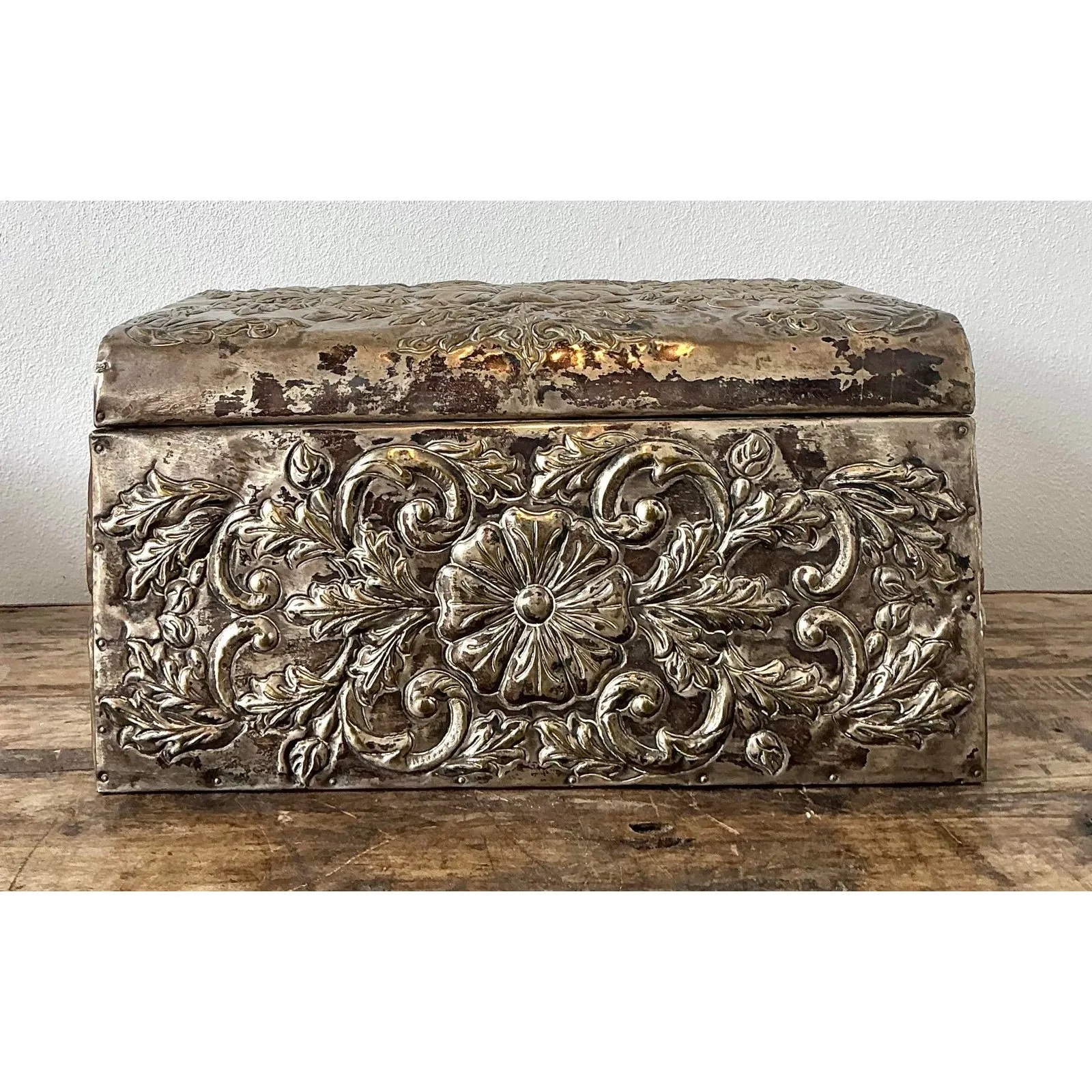 Vintage Hammered Floral Metal Box — additional photo 4