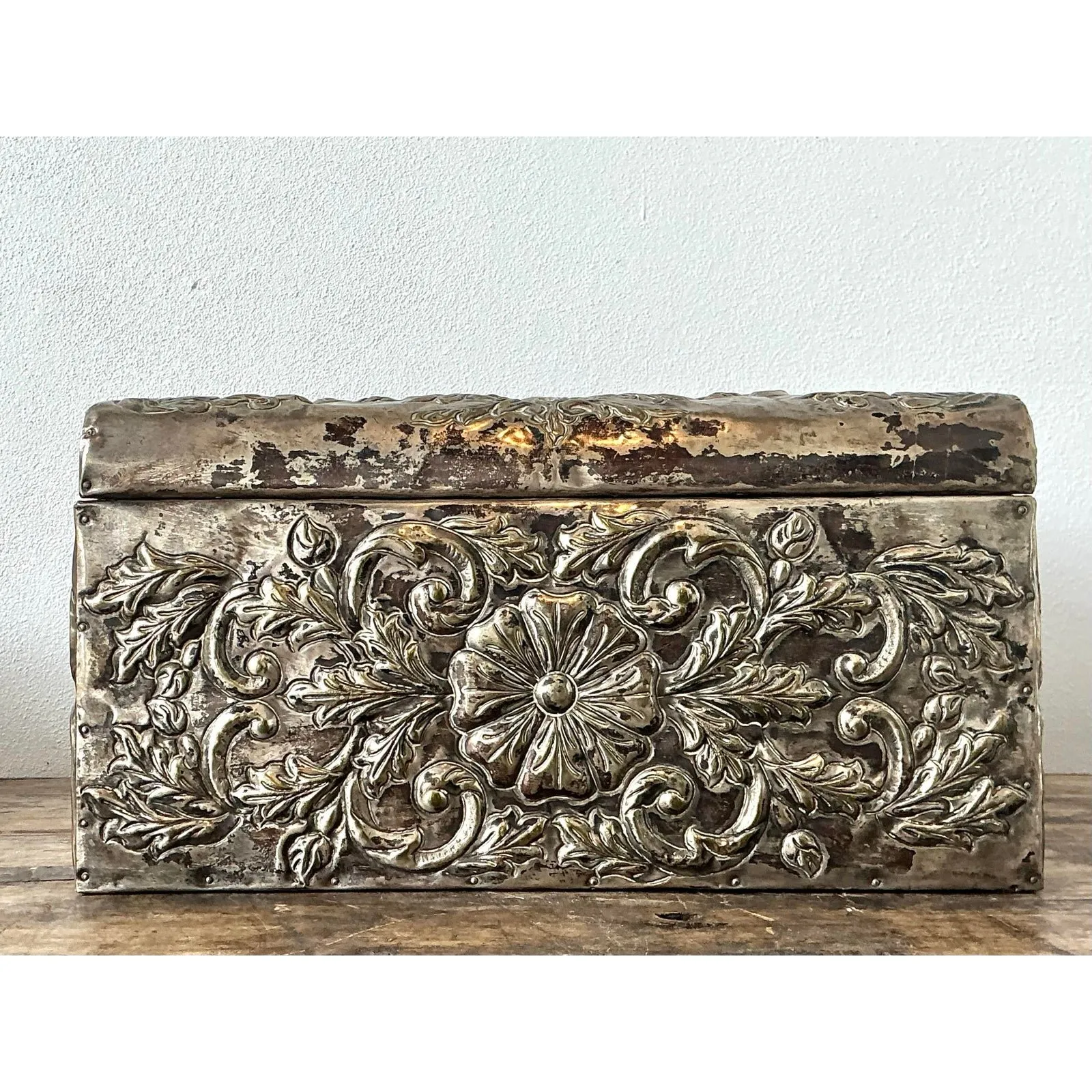 Vintage Hammered Floral Metal Box — additional photo 7
