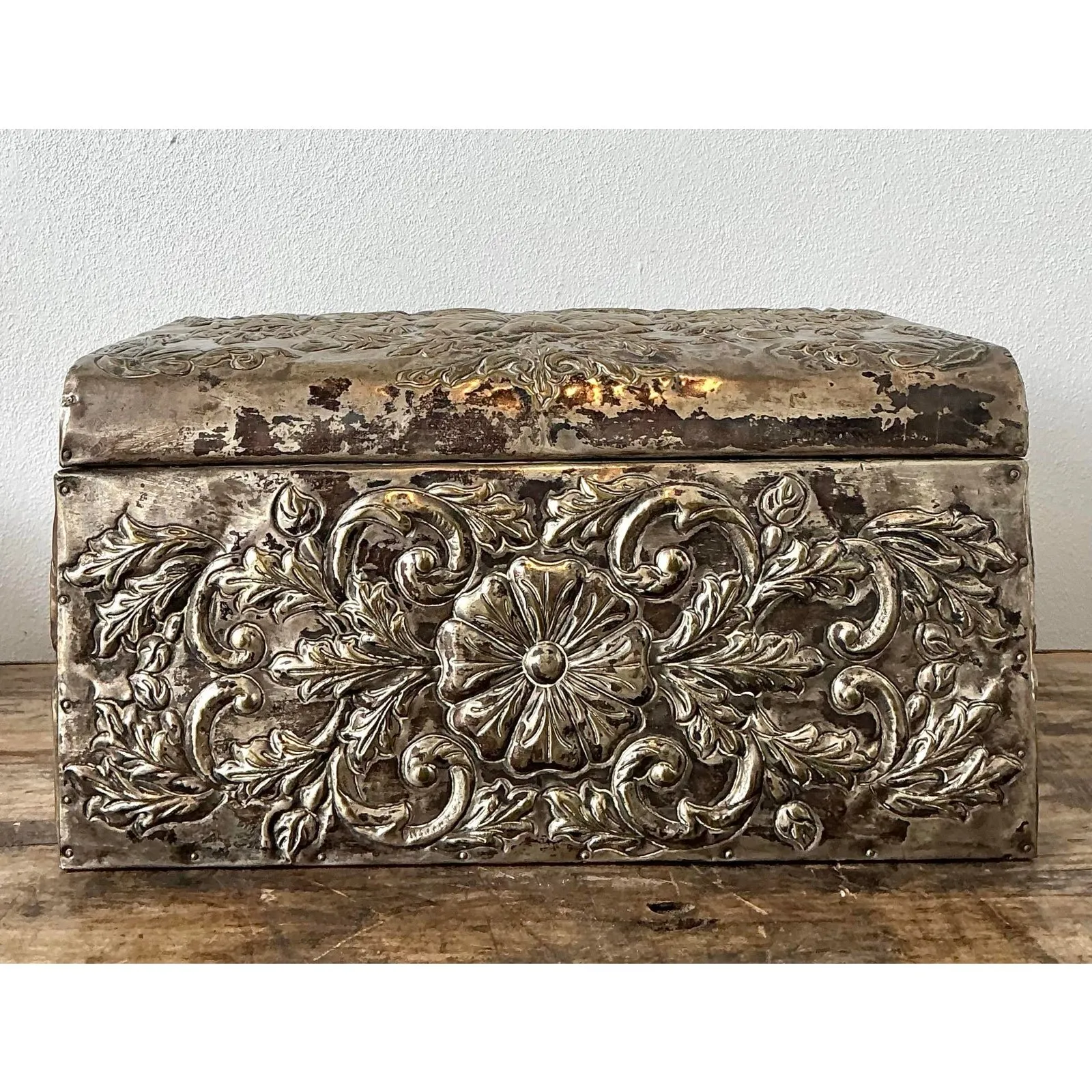 Vintage Hammered Floral Metal Box — additional photo 8