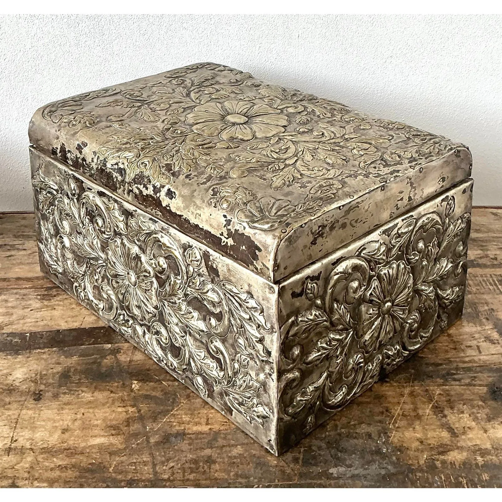 Vintage Hammered Floral Metal Box — additional photo 2