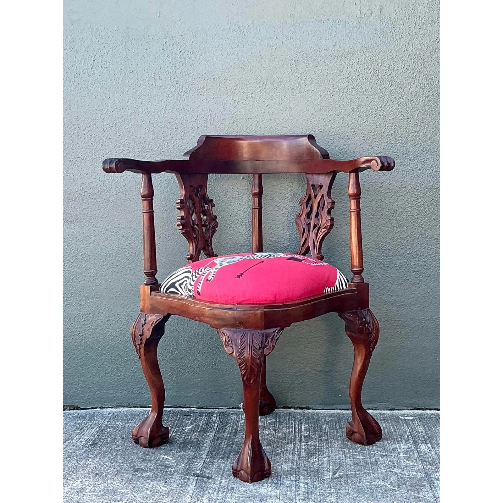 Vintage Claw and Ball Corner Chair — additional photo 3