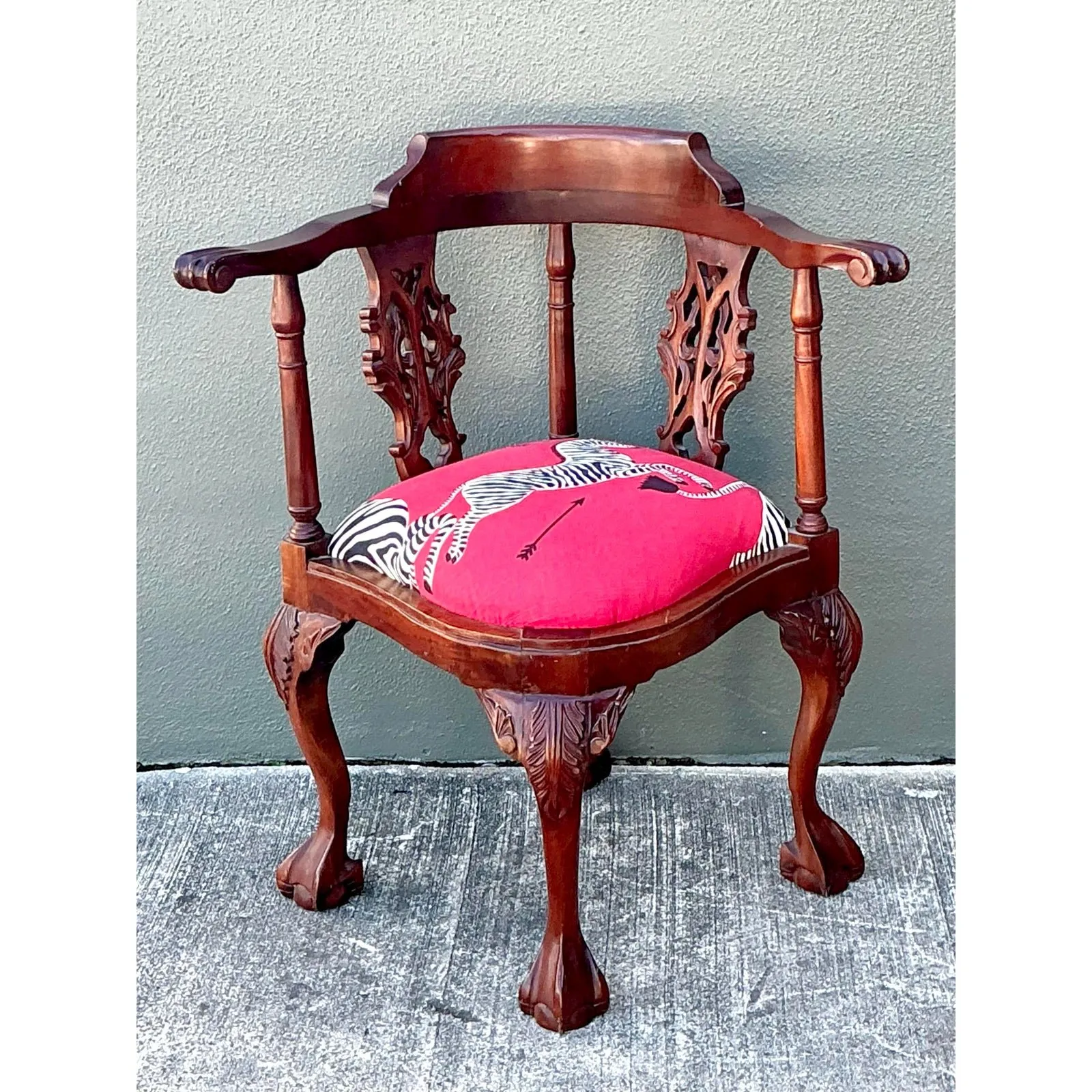 Vintage Claw and Ball Corner Chair — additional photo 2