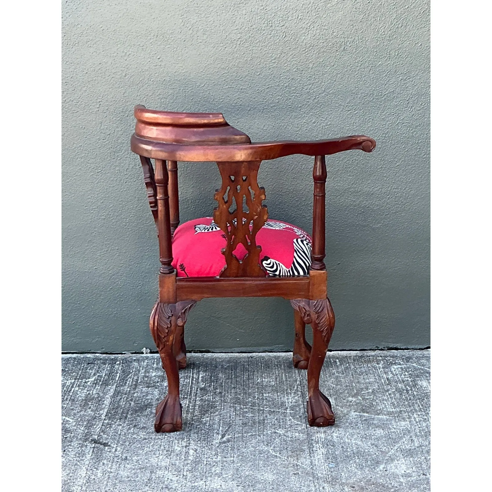 Vintage Claw and Ball Corner Chair — additional photo 5