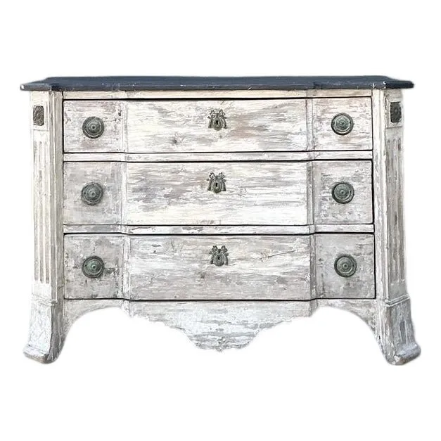 Vintage Patinated Gustavian Serpentine Chest of Drawers — additional photo 1