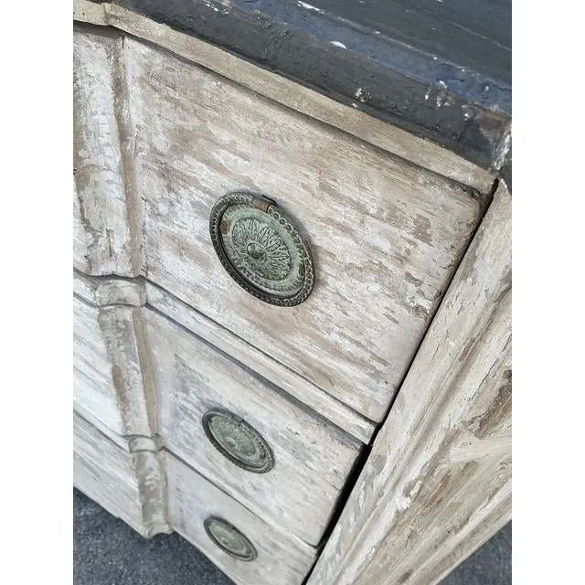 Vintage Patinated Gustavian Serpentine Chest of Drawers — additional photo 6