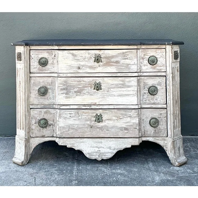 Vintage Patinated Gustavian Serpentine Chest of Drawers — additional photo 2