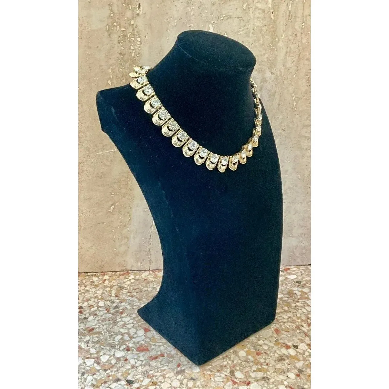 Vintage Gold Toned Signed Coro Necklace — additional photo 4