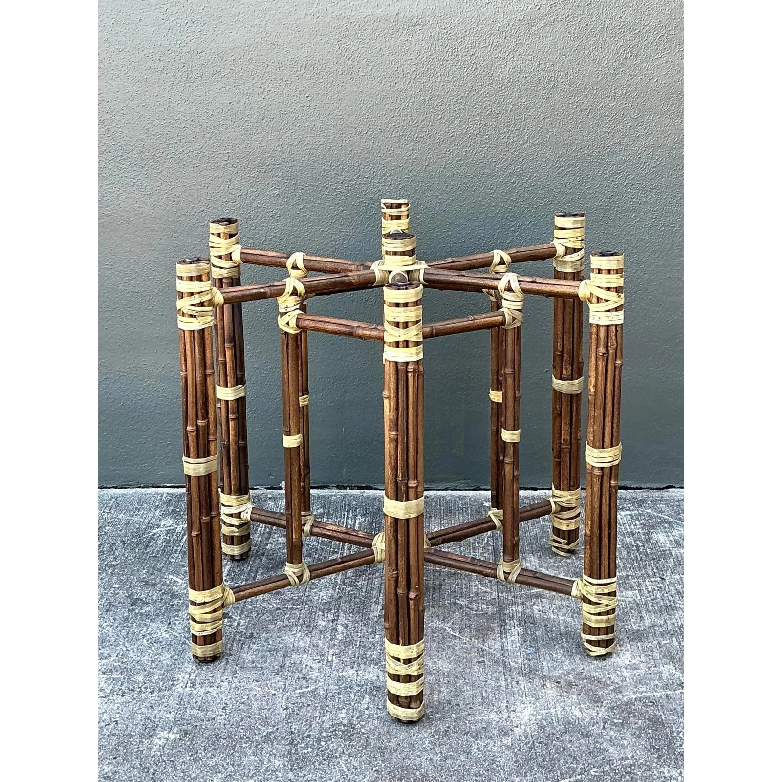 Vintage Bundled Rattan Dining Table Pedestal — additional photo 4