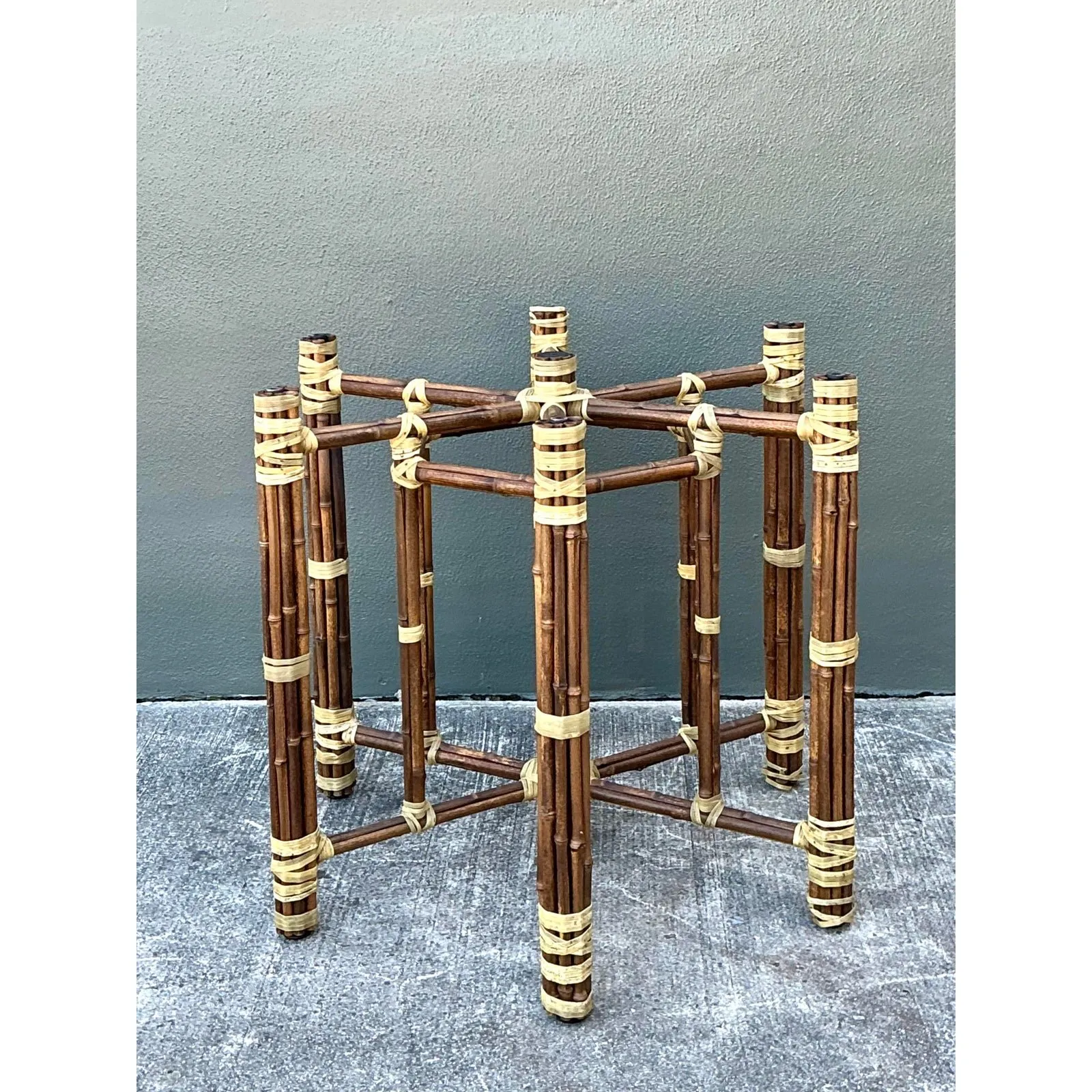 Vintage Bundled Rattan Dining Table Pedestal — additional photo 8