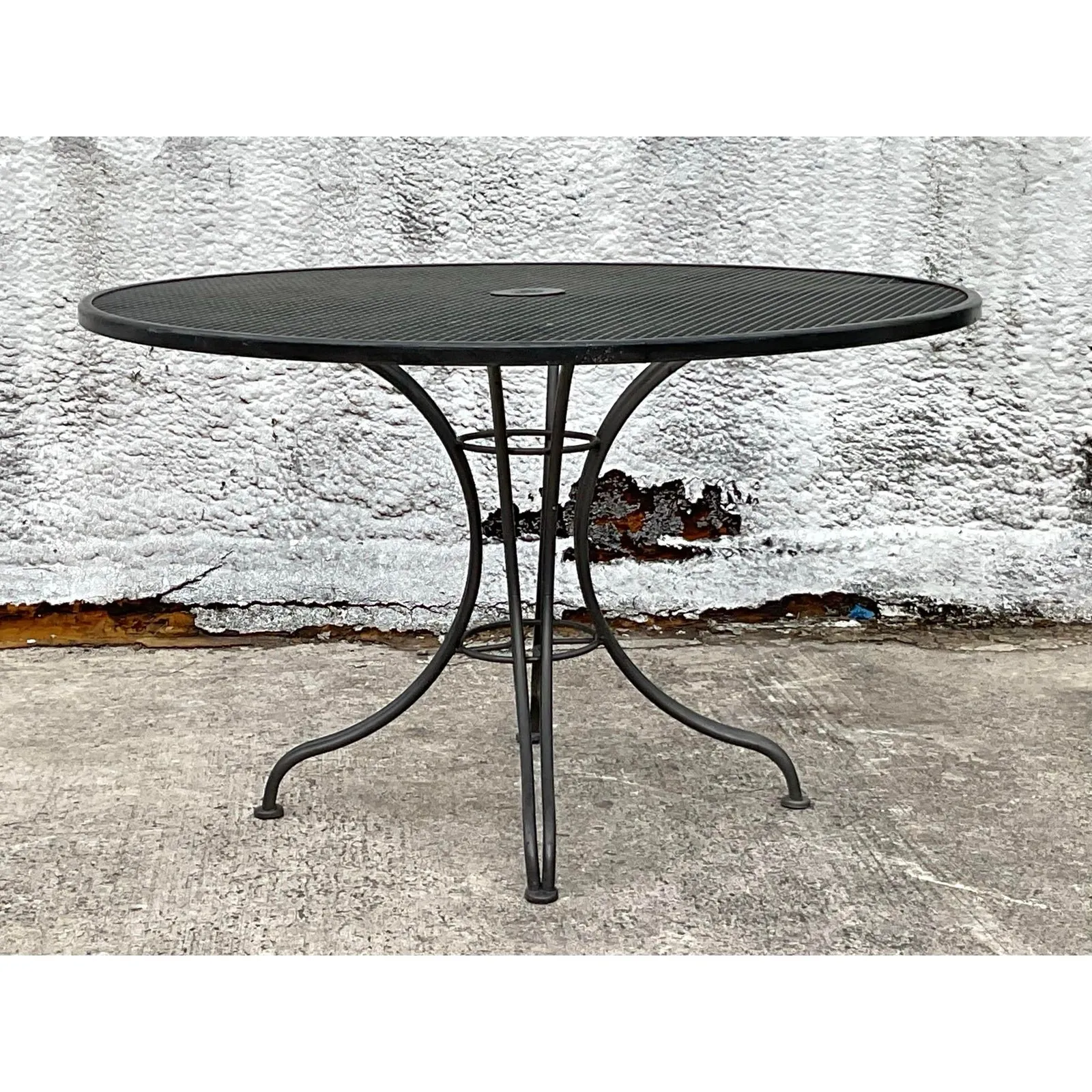 Mid 20th Century Black Wrought Iron Dining Table After Russell Woodard — additional photo 5