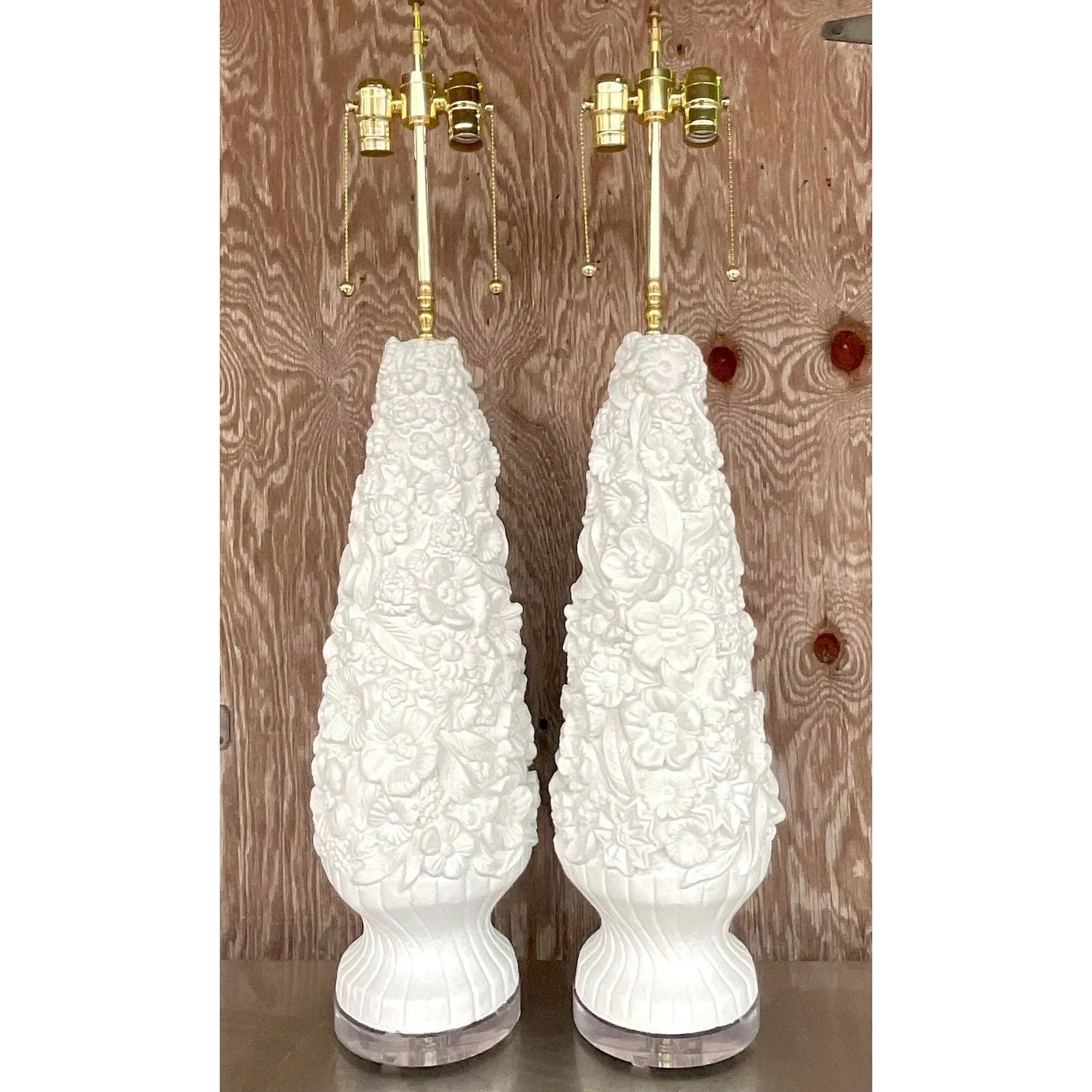 Vintage Coastal Monumental Plaster Floral Table Lamps - a Pair — additional photo 4