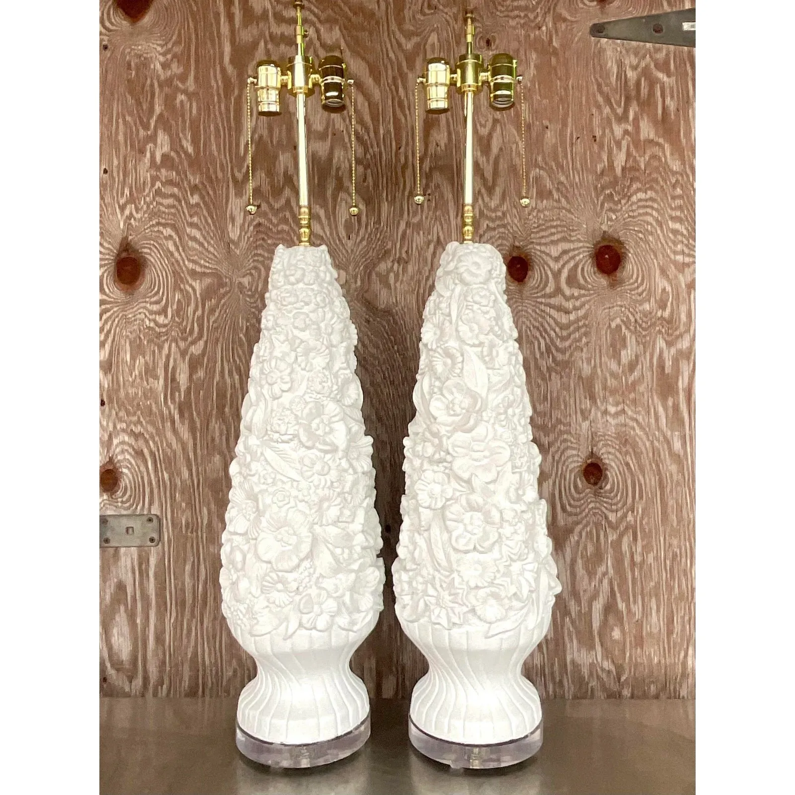 Vintage Coastal Monumental Plaster Floral Table Lamps - a Pair — additional photo 7
