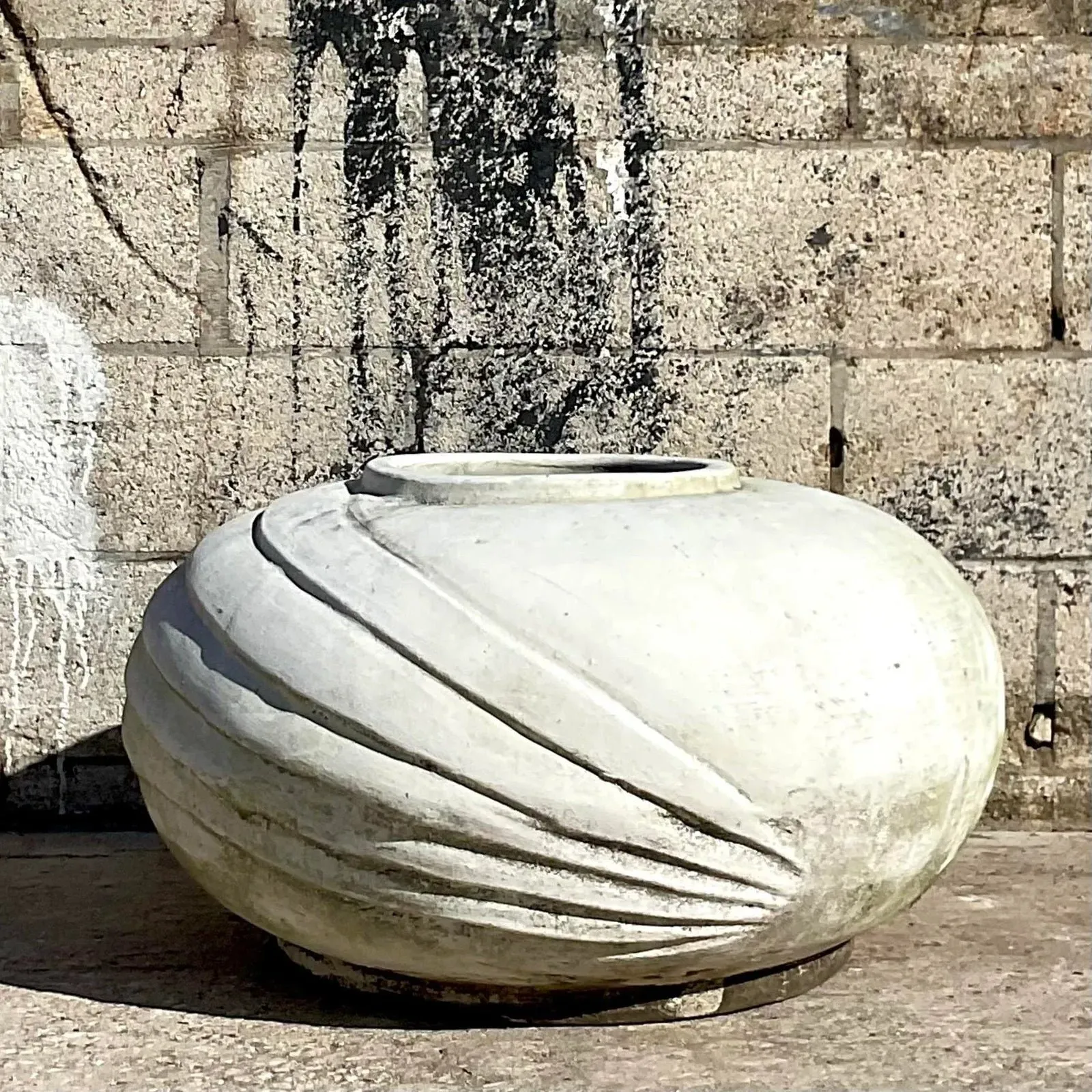 Vintage White Deco Style Terracotta Planter With Ridges — additional photo 5