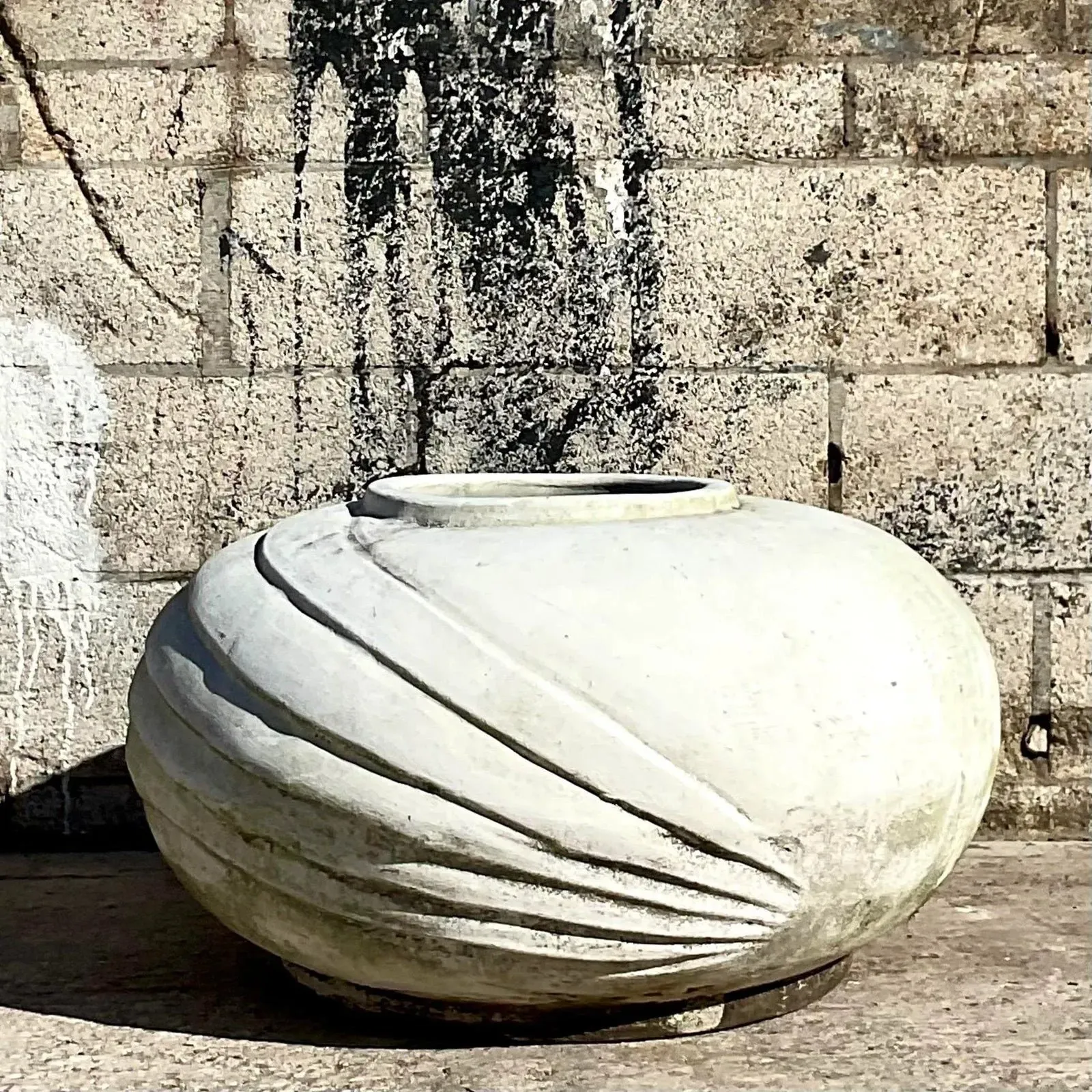 Vintage White Deco Style Terracotta Planter With Ridges — additional photo 8