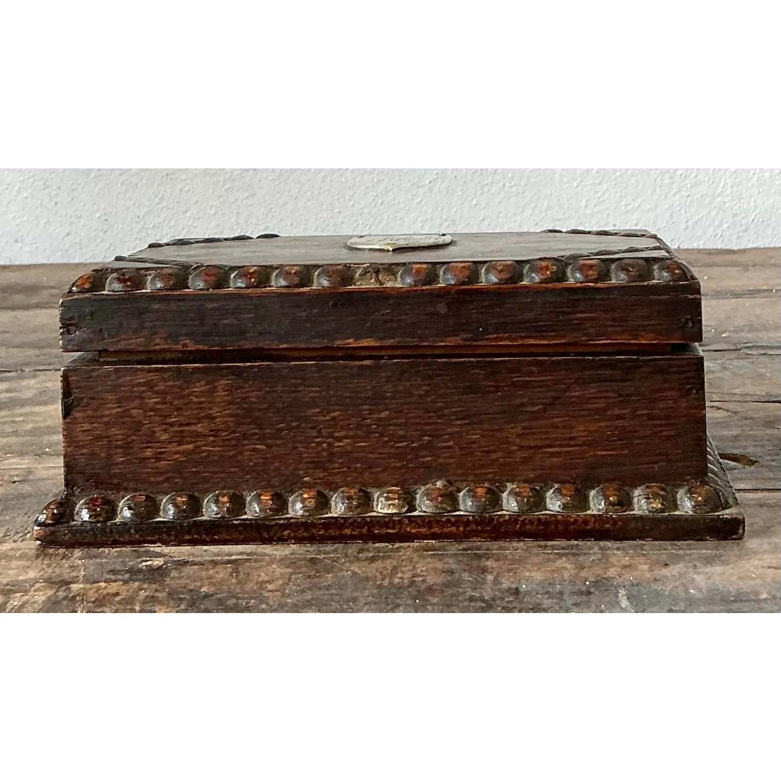 Vintage Monogrammed Carved Bead Trim Box — additional photo 6