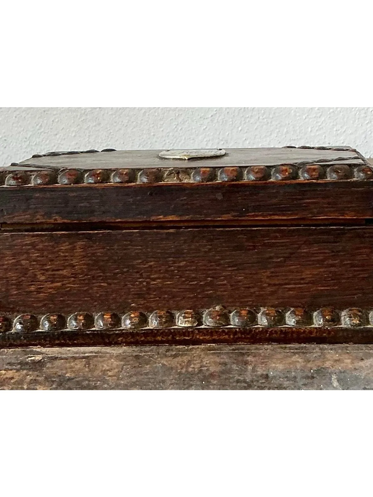 Vintage Monogrammed Carved Bead Trim Box — additional photo 5