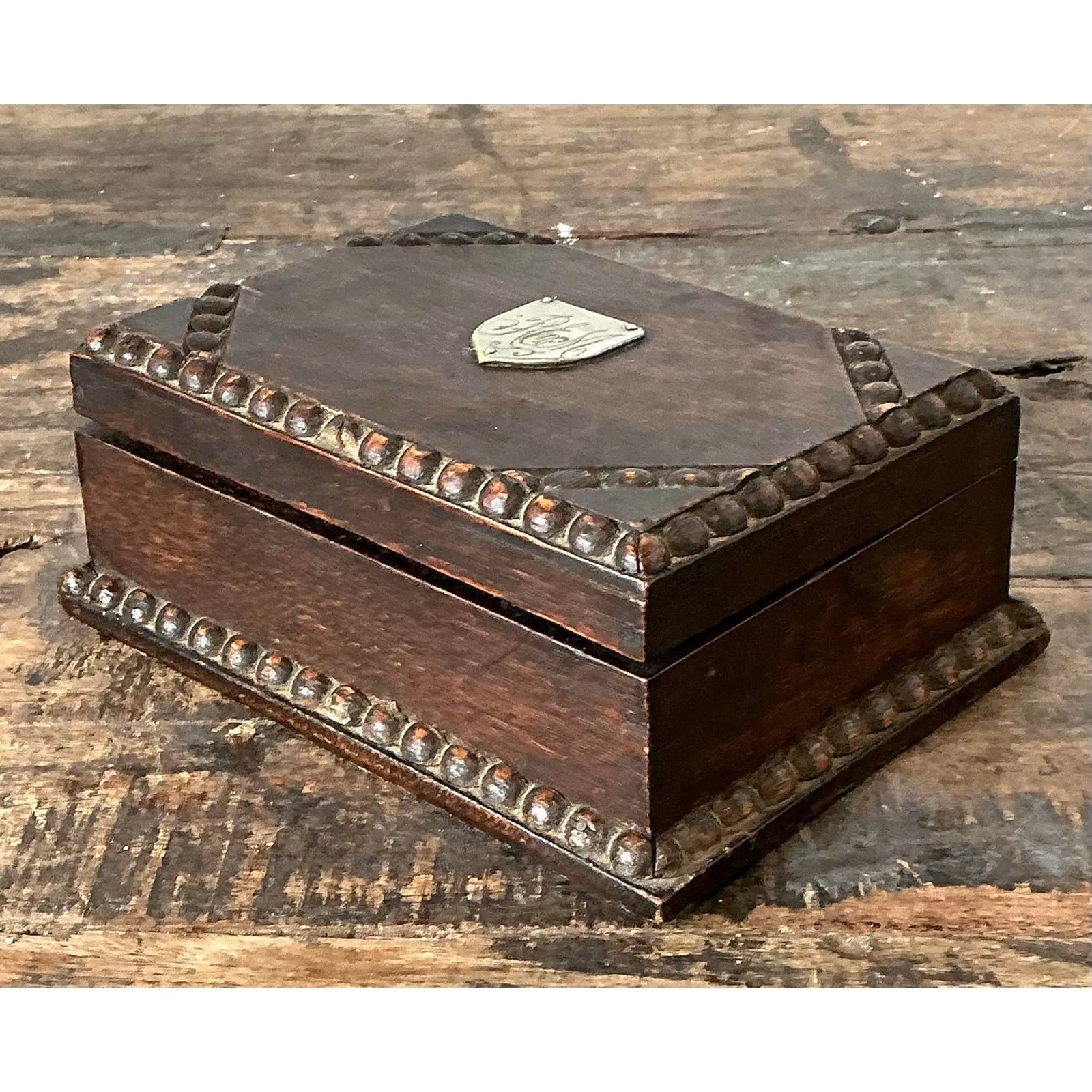 Vintage Monogrammed Carved Bead Trim Box — additional photo 2