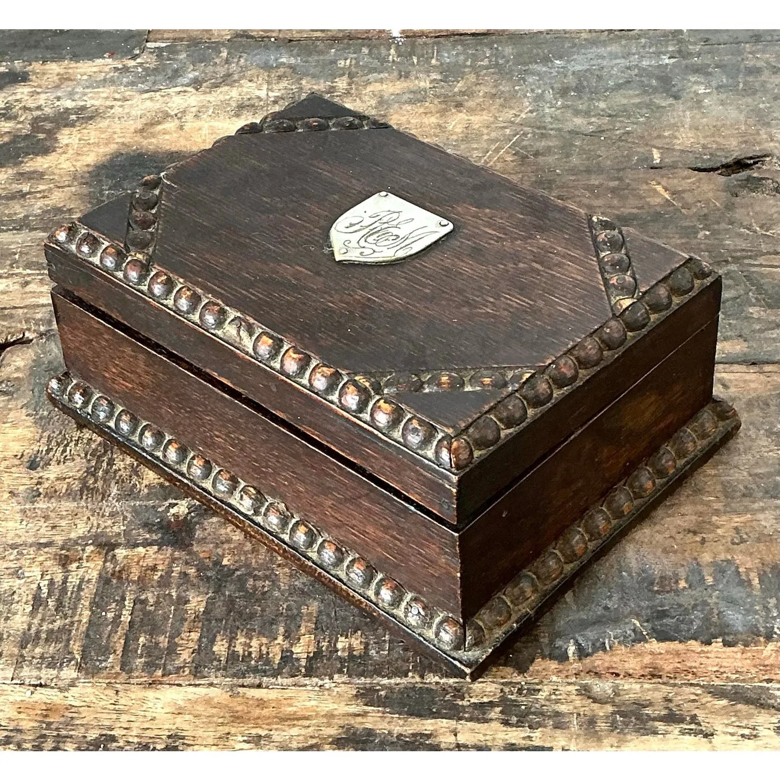 Vintage Monogrammed Carved Bead Trim Box — additional photo 7