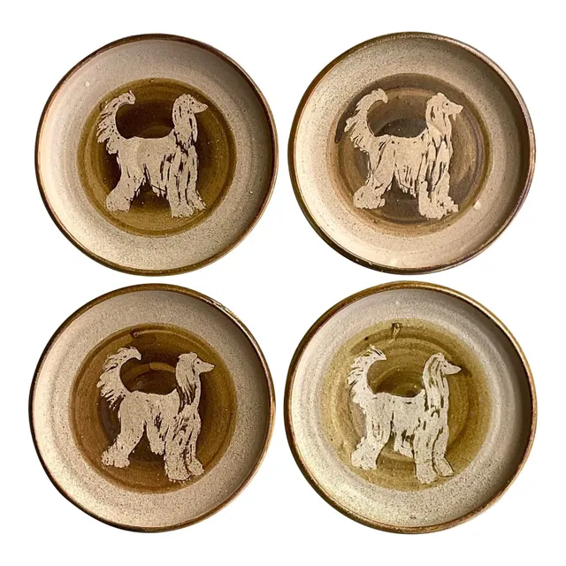 Vintage Boho Signed Studio Pottery Plates With Afghan Dogs - Set of 4 — additional photo 1