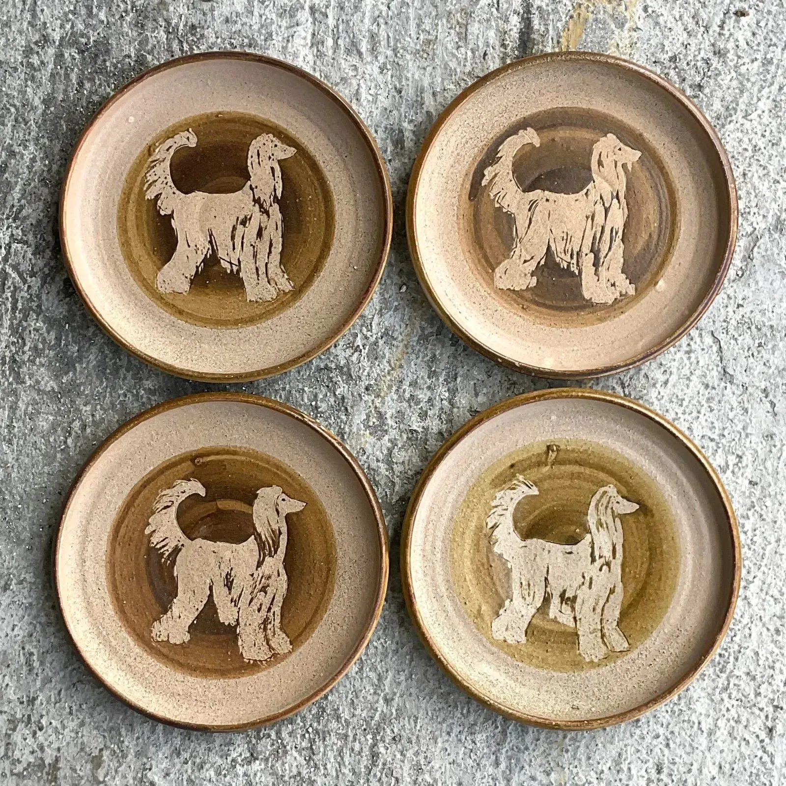 Vintage Boho Signed Studio Pottery Plates With Afghan Dogs - Set of 4 — additional photo 8