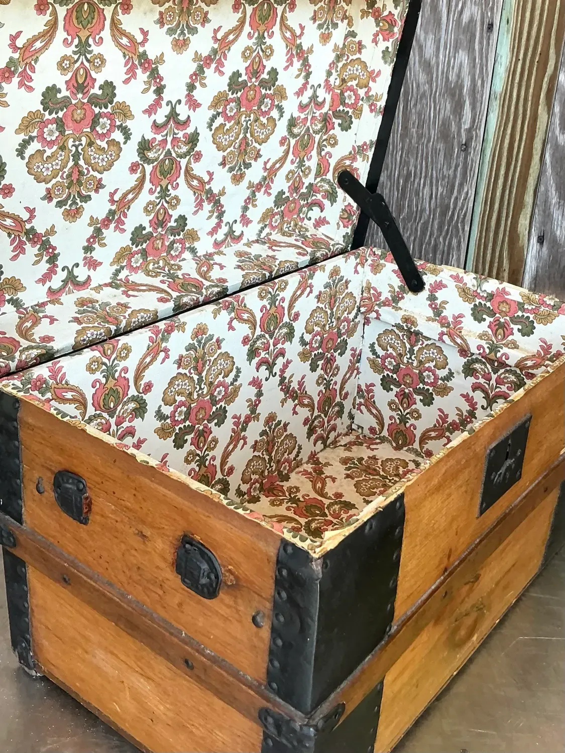 Antique Boho 19th Century Travel Trunk — additional photo 5