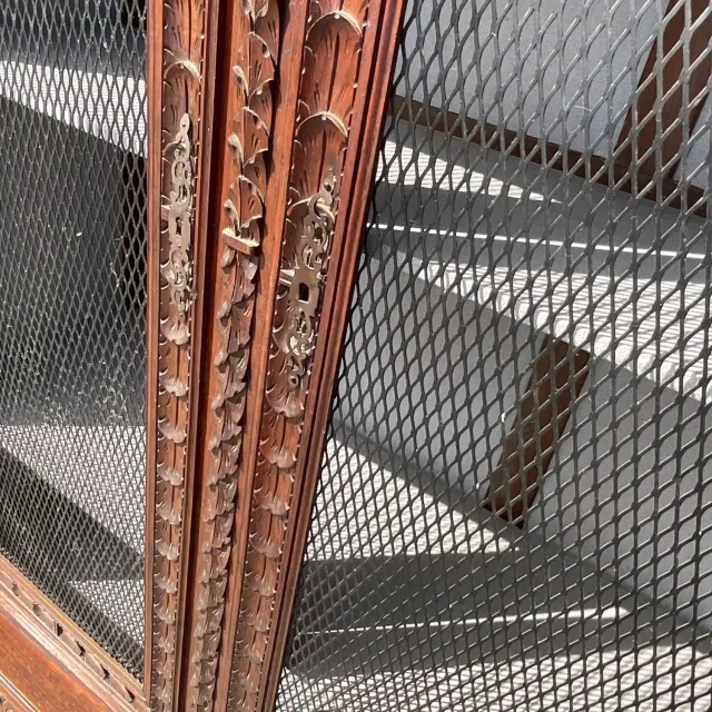 Early 20th Century Vintage Boho Carved Display Cabinet — additional photo 3