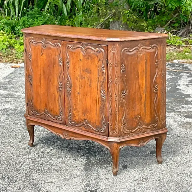 Early 20th Century Vintage Italian Carved Console Cabinet — additional photo 4