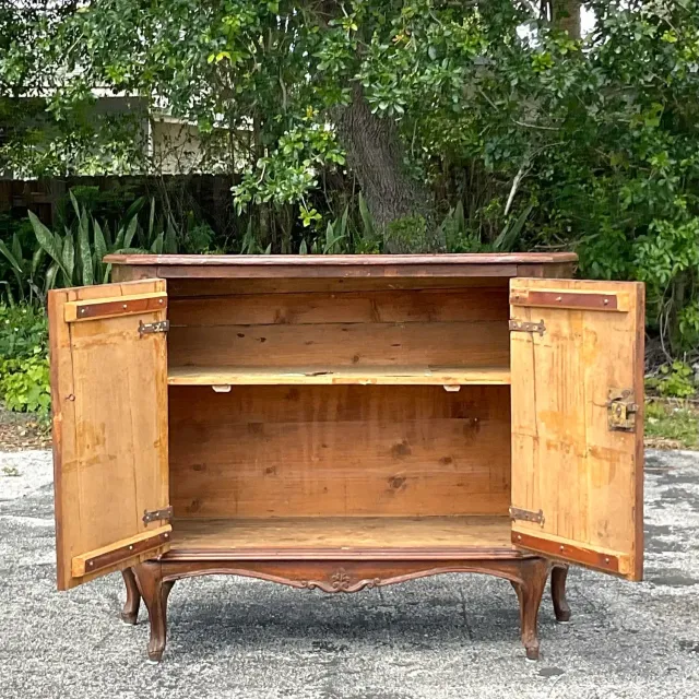 Early 20th Century Vintage Italian Carved Console Cabinet — additional photo 5