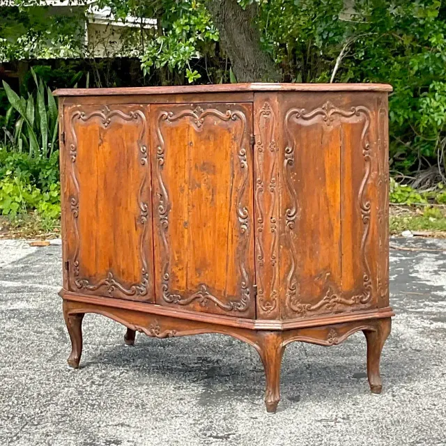 Early 20th Century Vintage Italian Carved Console Cabinet — additional photo 6