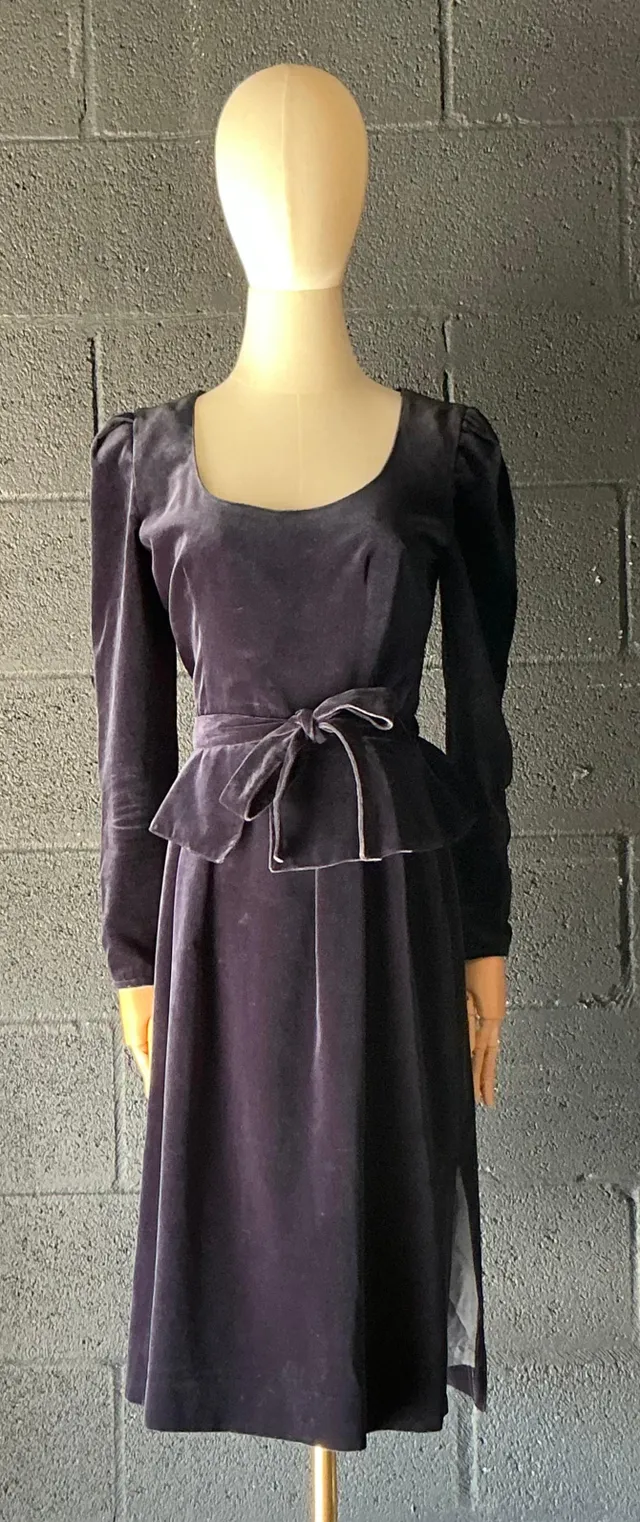 Vintage Guy Laroche Navy Blue Velvet Dress — additional photo 2