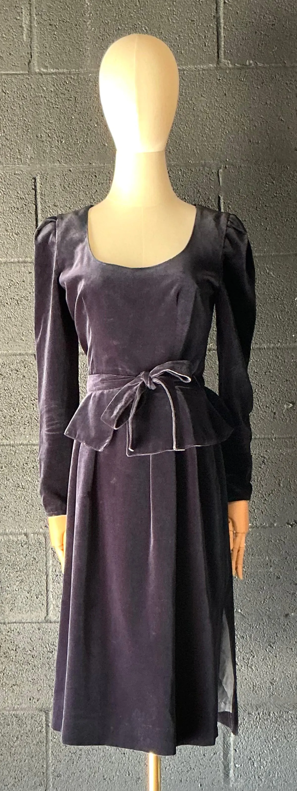 Vintage Guy Laroche Navy Blue Velvet Dress — additional photo 3
