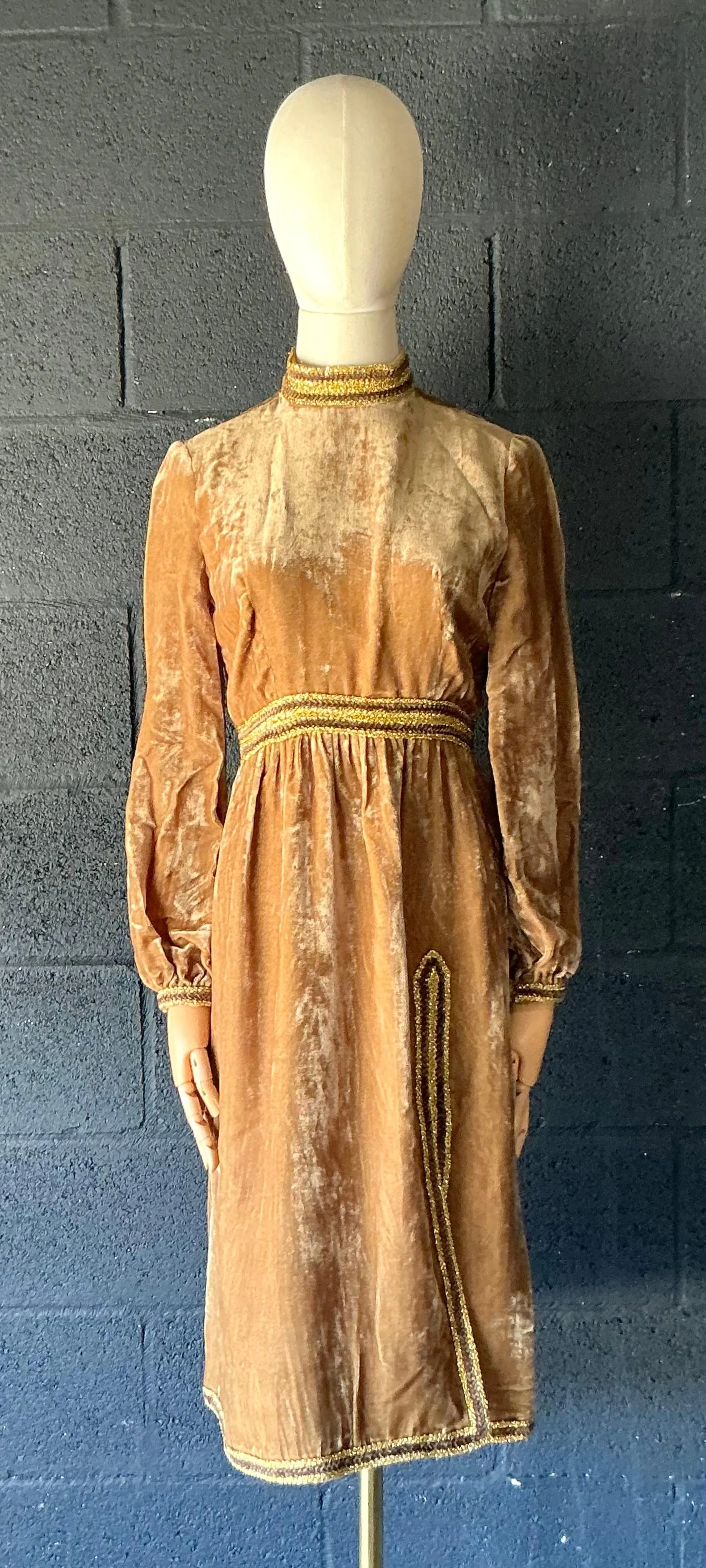 Vintage 1960s Oscar de la Renta Velvet Golden Bishop Sleeve Dress — additional photo 2