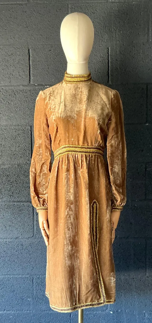 Vintage 1960s Oscar de la Renta Velvet Golden Bishop Sleeve Dress — additional photo 3